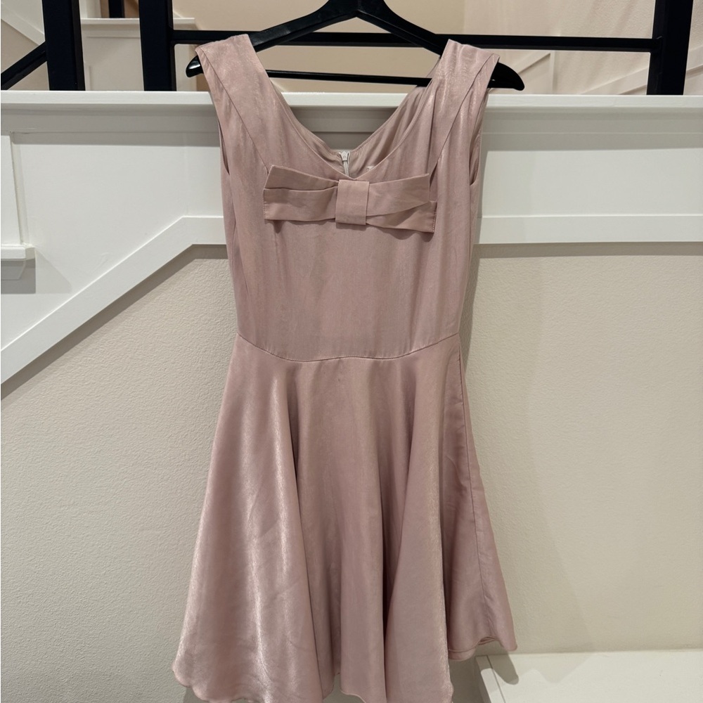 Elegant Pink Sleeveless Dress